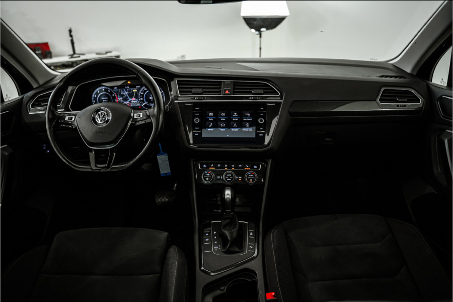 Volkswagen Tiguan 1.4 TSI ACT Highline R-Line 150PK NL AUTO+NAP+1e Eigenaar | Pano | Navi | Virtual