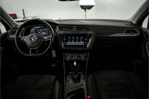 Volkswagen Tiguan 1.4 TSI ACT Highline R-Line 150PK NL AUTO+NAP+1e Eigenaar | Pano | Navi | Virtual