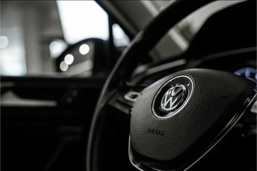 Volkswagen Tiguan 1.4 TSI ACT Highline R-Line 150PK NL AUTO+NAP+1e Eigenaar | Pano | Navi | Virtual