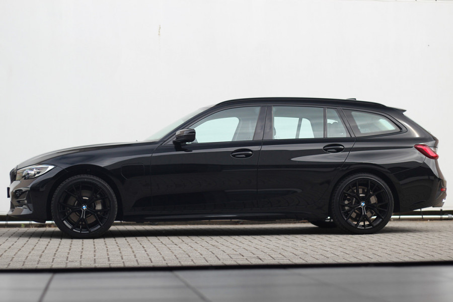 BMW 3 Serie Touring 330e Sportline | Shadow | 19 | Live cockpit