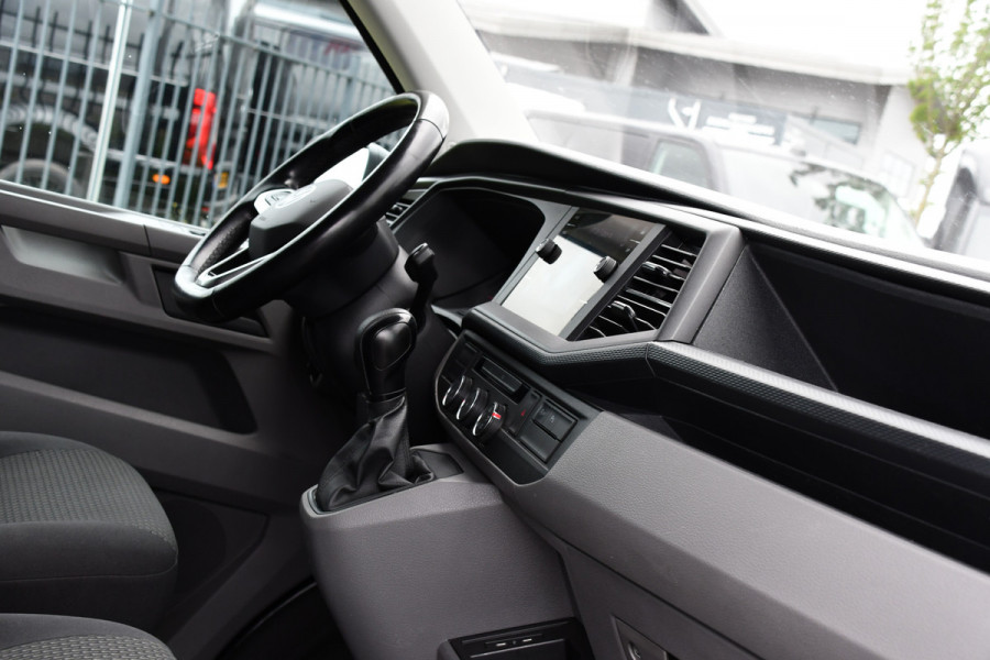 Volkswagen Transporter 2.0 TDI L2H1 30 Black Edition Adaptieve Cruise, Camera, Carplay, 150PK, 2 x Schuifdeur, Multimedia, Sensoren, Automaat, Uniek!