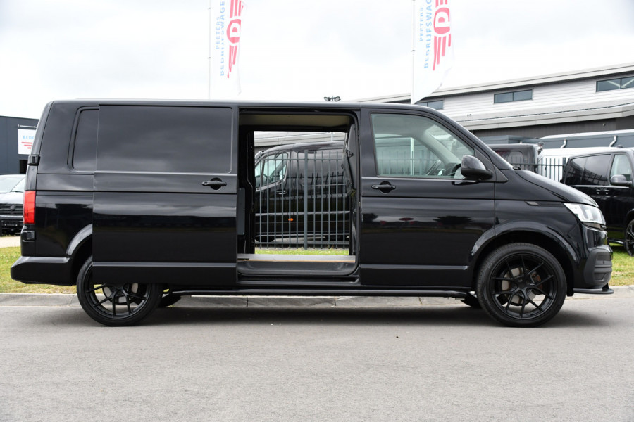 Volkswagen Transporter 2.0 TDI L2H1 30 Black Edition Adaptieve Cruise, Camera, Carplay, 150PK, 2 x Schuifdeur, Multimedia, Sensoren, Automaat, Uniek!