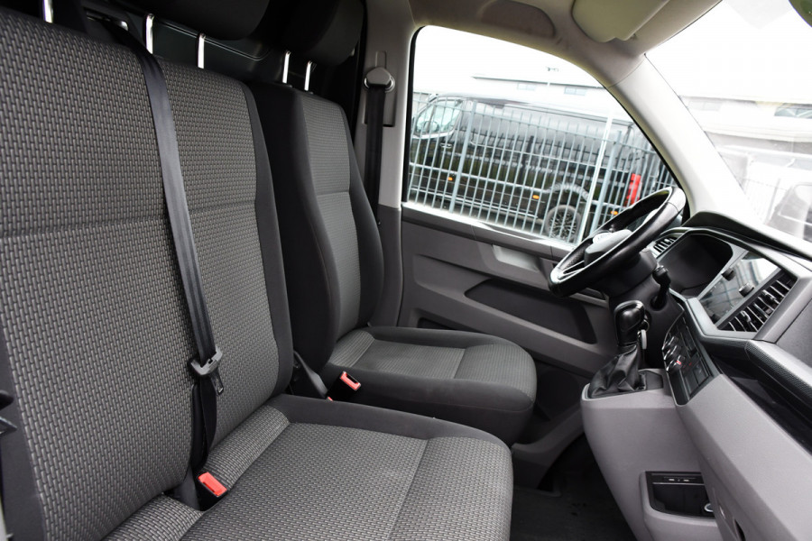 Volkswagen Transporter 2.0 TDI L2H1 30 Black Edition Adaptieve Cruise, Camera, Carplay, 150PK, 2 x Schuifdeur, Multimedia, Sensoren, Automaat, Uniek!