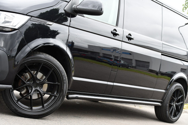 Volkswagen Transporter 2.0 TDI L2H1 30 Black Edition Adaptieve Cruise, Camera, Carplay, 150PK, 2 x Schuifdeur, Multimedia, Sensoren, Automaat, Uniek!
