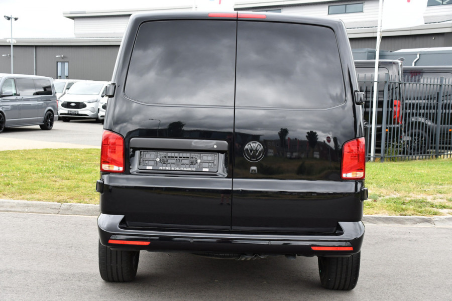 Volkswagen Transporter 2.0 TDI L2H1 30 Black Edition Adaptieve Cruise, Camera, Carplay, 150PK, 2 x Schuifdeur, Multimedia, Sensoren, Automaat, Uniek!