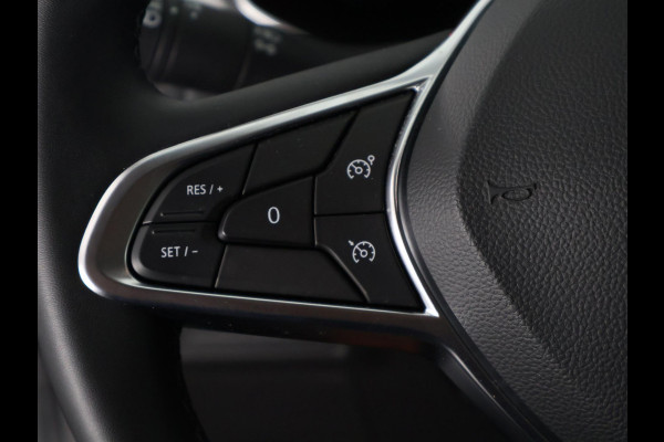 Renault Captur 1.6 E-Tech Plug-in Hybrid 160 Intens Two-Tone Automaat | Navigatie | Trekhaak | Camera |