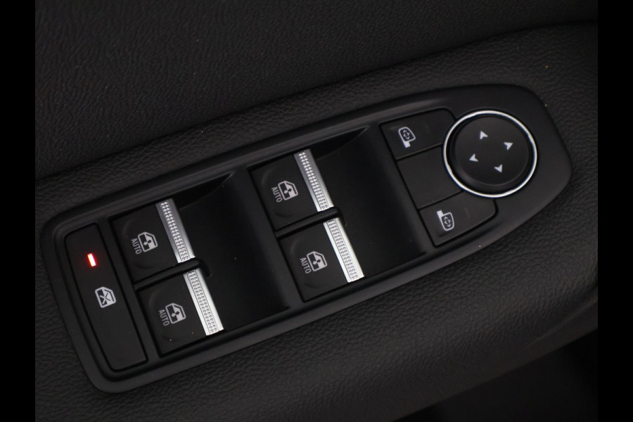 Renault Captur 1.6 E-Tech Plug-in Hybrid 160 Intens Two-Tone Automaat | Navigatie | Trekhaak | Camera |