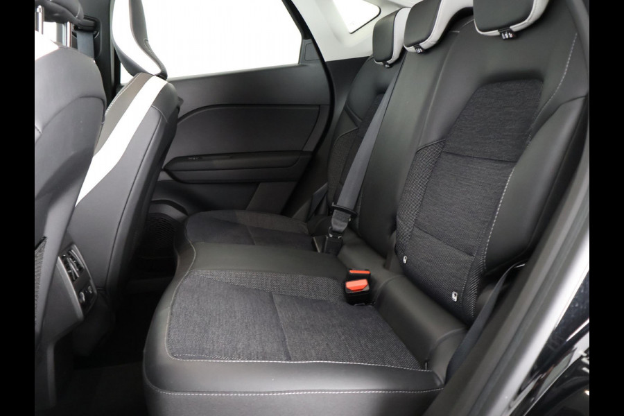Renault Captur 1.6 E-Tech Plug-in Hybrid 160 Intens Two-Tone Automaat | Navigatie | Trekhaak | Camera |