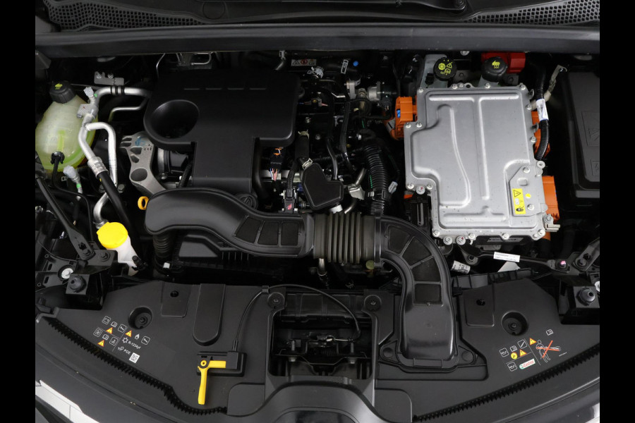 Renault Captur 1.6 E-Tech Plug-in Hybrid 160 Intens Two-Tone Automaat | Navigatie | Trekhaak | Camera |
