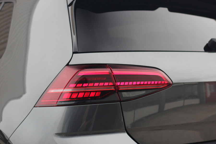 Volkswagen Golf 2.0 TSI 4Motion R | Sterrenhemel | Pano | Forged | Sfeer