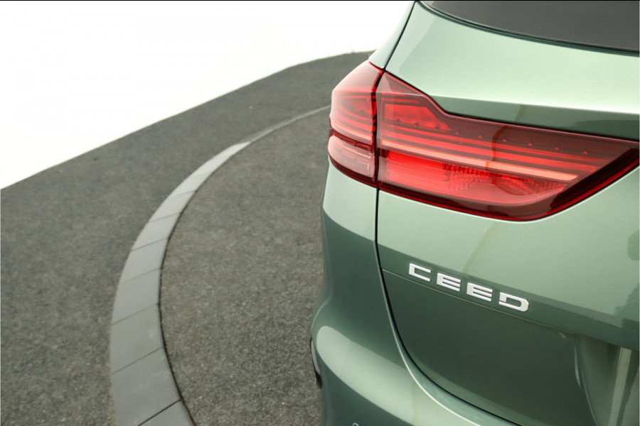 Kia Ceed Sportswagon 1.5 T-GDi DynamicPlusLine Apple Carplay/Android Auto - Cruise Control Adaptief - Dodehoekdetectie - Navigatie - Stuur/Stoelverwarming - Fabrieksgarantie tot 07-2031