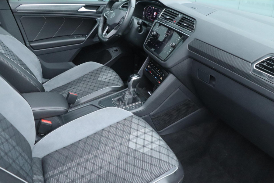 Volkswagen Tiguan 1.5 TSI | 3X R-Line - PANO - FACELIFT - VOL!