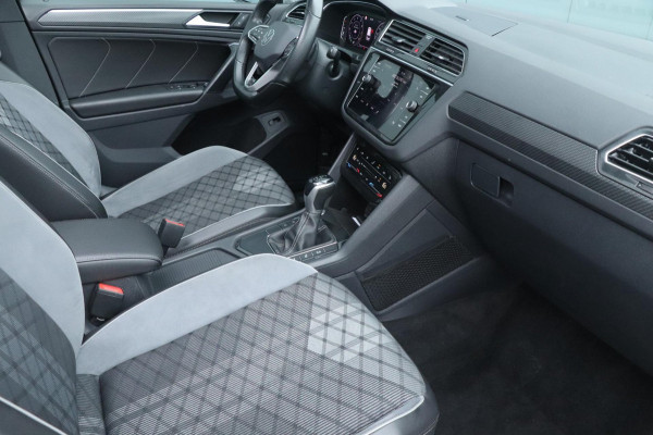 Volkswagen Tiguan 1.5 TSI | 3X R-Line - PANO - FACELIFT - VOL!