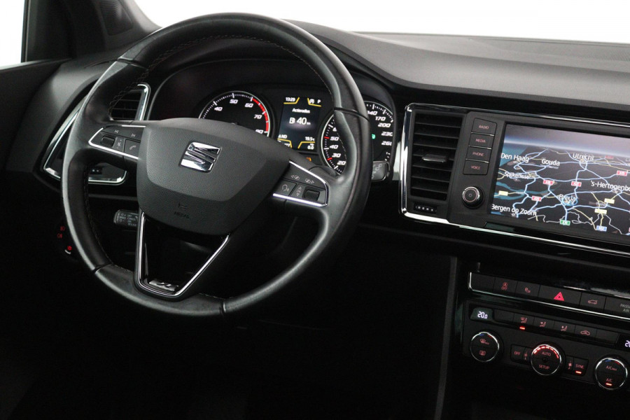 Seat Ateca 1.4 EcoTSI Xcellence (PANORAMADAK, NAVIGATIE, ACHTERUITRIJCAMERA, AUTOMAAT, LANE-ASSIST)