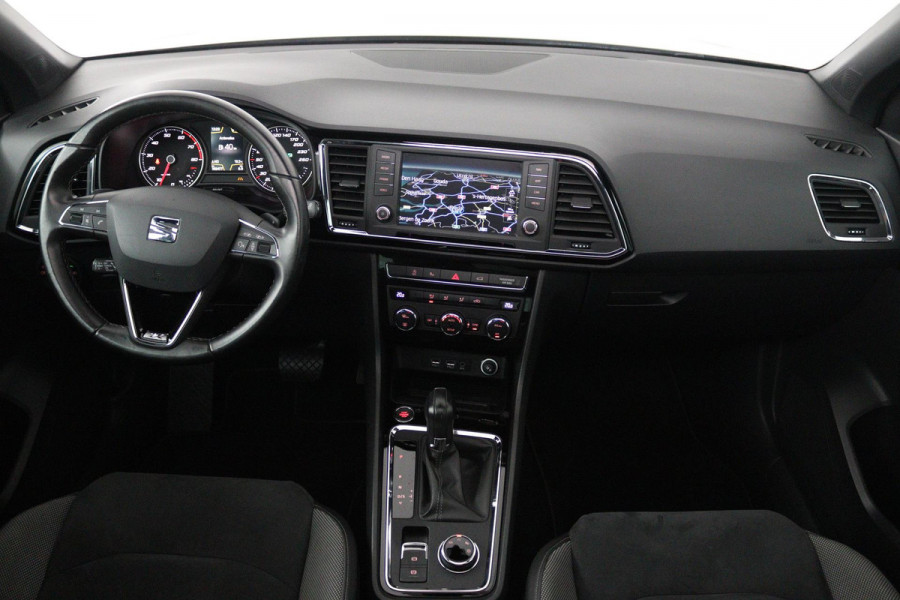 Seat Ateca 1.4 EcoTSI Xcellence (PANORAMADAK, NAVIGATIE, ACHTERUITRIJCAMERA, AUTOMAAT, LANE-ASSIST)