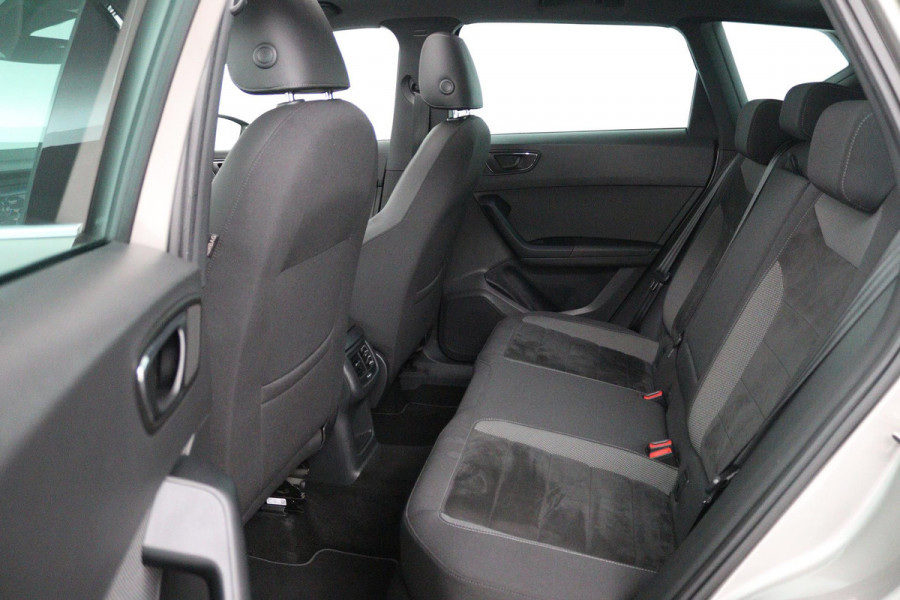 Seat Ateca 1.4 EcoTSI Xcellence (PANORAMADAK, NAVIGATIE, ACHTERUITRIJCAMERA, AUTOMAAT, LANE-ASSIST)