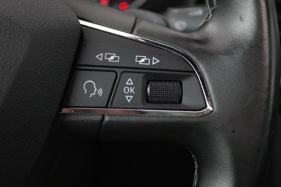 Seat Ateca 1.4 EcoTSI Xcellence (PANORAMADAK, NAVIGATIE, ACHTERUITRIJCAMERA, AUTOMAAT, LANE-ASSIST)