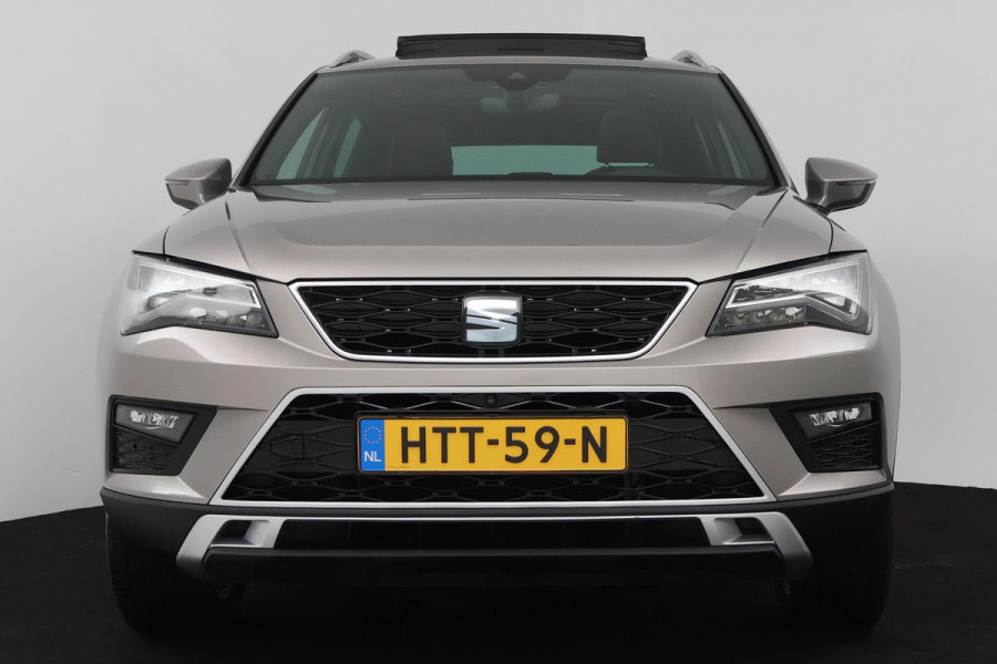 Seat Ateca 1.4 EcoTSI Xcellence (PANORAMADAK, NAVIGATIE, ACHTERUITRIJCAMERA, AUTOMAAT, LANE-ASSIST)
