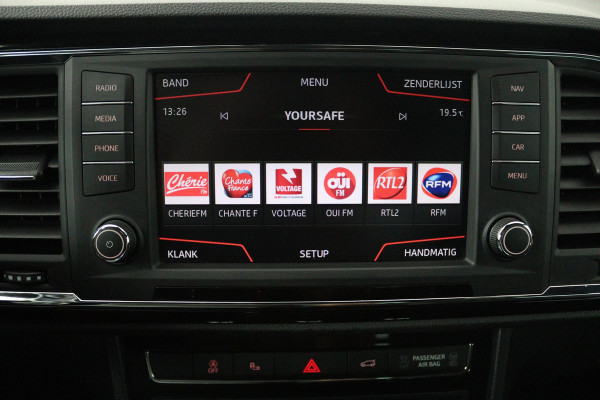 Seat Ateca 1.4 EcoTSI Xcellence (PANORAMADAK, NAVIGATIE, ACHTERUITRIJCAMERA, AUTOMAAT, LANE-ASSIST)