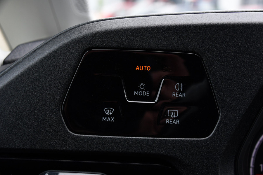 Volkswagen Caddy Cargo Maxi 2.0 TDI Black Edition Cruise, Camera, Carplay, Stoelverwarming, 122PK, LED, Sensoren, Trekhaak, Standkachel, Uniek!
