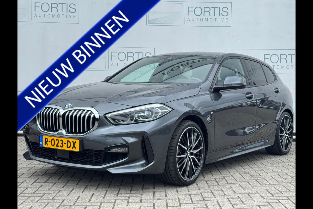 BMW 1-serie 118i High Executive M-PAKKET | NAVI | PDC |STOELVERWARMING BMW 1-serie 118i High Executive M-PAKKET | NAVI | PDC |STOELVERWARMING