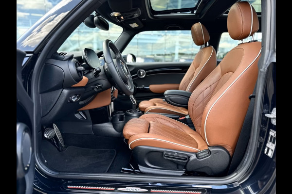 MINI 1.5 COOPER JCW Steptronic-Aut. ** LED, NAVI+, BRUIN LEDER, PANORAMA, KEYLESS, VERW. STUUR ** UNFALFREI - Ex BMW ** ** INFORMEER OOK NAAR ONZE AANTREKKELIJKE FINANCIAL-LEASE TARIEVEN **