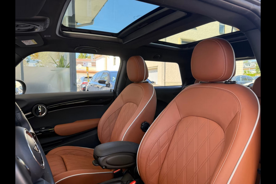 MINI 1.5 COOPER JCW Steptronic-Aut. ** LED, NAVI+, BRUIN LEDER, PANORAMA, KEYLESS, VERW. STUUR ** UNFALFREI - Ex BMW ** ** INFORMEER OOK NAAR ONZE AANTREKKELIJKE FINANCIAL-LEASE TARIEVEN **