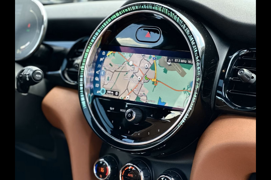 MINI 1.5 COOPER JCW Steptronic-Aut. ** LED, NAVI+, BRUIN LEDER, PANORAMA, KEYLESS, VERW. STUUR ** UNFALFREI - Ex BMW ** ** INFORMEER OOK NAAR ONZE AANTREKKELIJKE FINANCIAL-LEASE TARIEVEN **