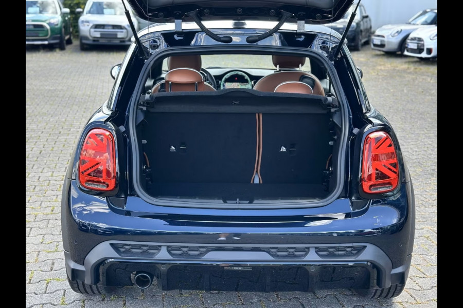 MINI 1.5 COOPER JCW Steptronic-Aut. ** LED, NAVI+, BRUIN LEDER, PANORAMA, KEYLESS, VERW. STUUR ** UNFALFREI - Ex BMW ** ** INFORMEER OOK NAAR ONZE AANTREKKELIJKE FINANCIAL-LEASE TARIEVEN **