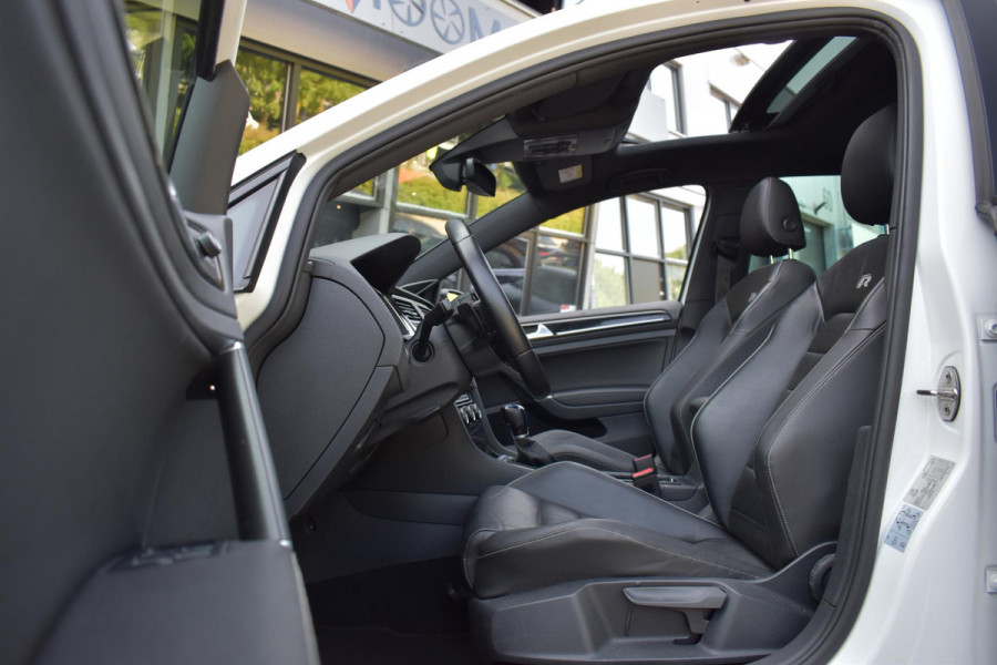 Volkswagen Golf 2.0 TSI 4Motion R Pano Milltek Virtual Lane Dynaudio Leder