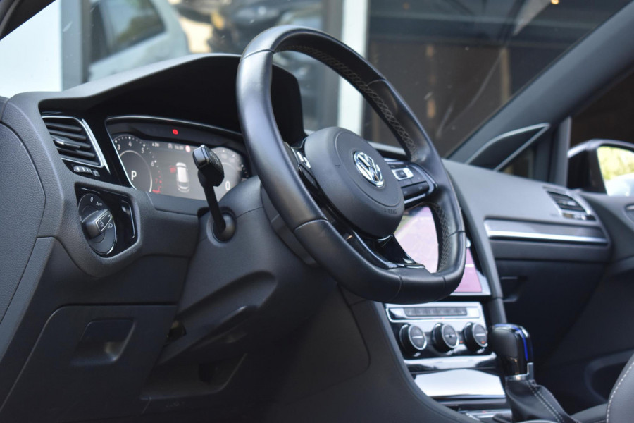 Volkswagen Golf 2.0 TSI 4Motion R Pano Milltek Virtual Lane Dynaudio Leder