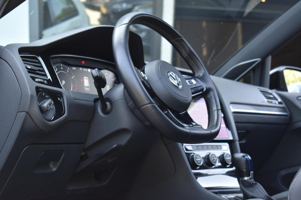 Volkswagen Golf 2.0 TSI 4Motion R Pano Milltek Virtual Lane Dynaudio Leder