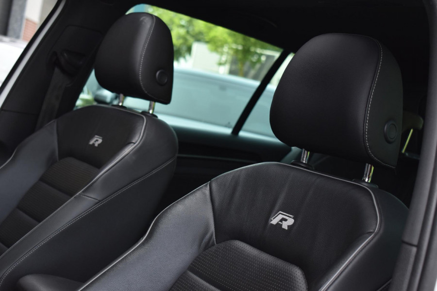 Volkswagen Golf 2.0 TSI 4Motion R Pano Milltek Virtual Lane Dynaudio Leder