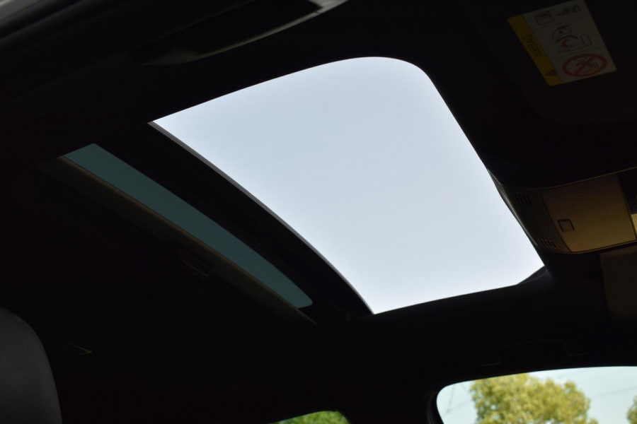 Volkswagen Golf 2.0 TSI 4Motion R Pano Milltek Virtual Lane Dynaudio Leder