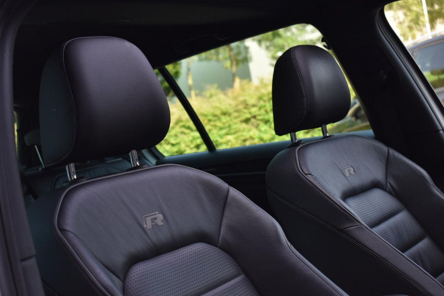 Volkswagen Golf 2.0 TSI 4Motion R Pano Milltek Virtual Lane Dynaudio Leder
