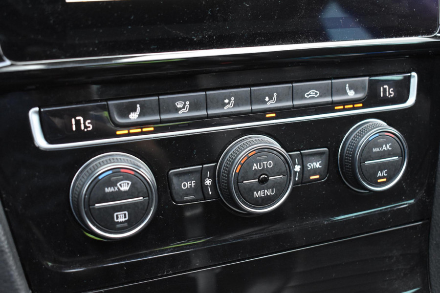 Volkswagen Golf 2.0 TSI 4Motion R Pano Milltek Virtual Lane Dynaudio Leder