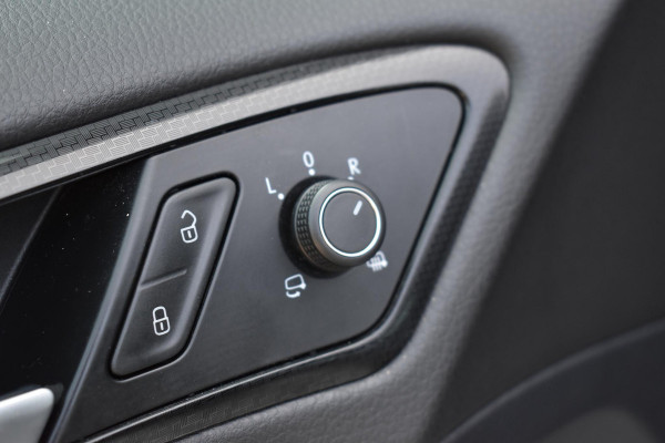 Volkswagen Golf 2.0 TSI 4Motion R Pano Milltek Virtual Lane Dynaudio Leder