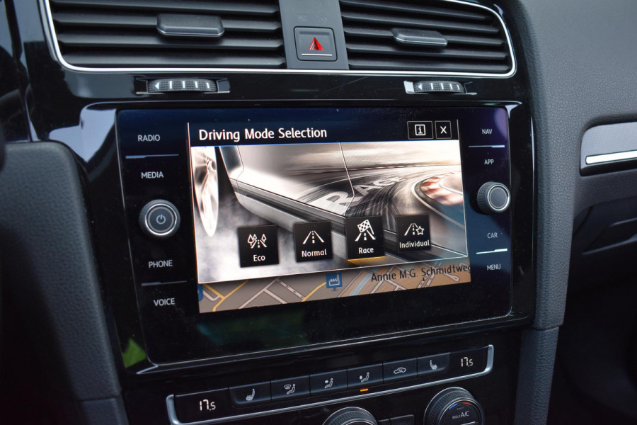 Volkswagen Golf 2.0 TSI 4Motion R Pano Milltek Virtual Lane Dynaudio Leder