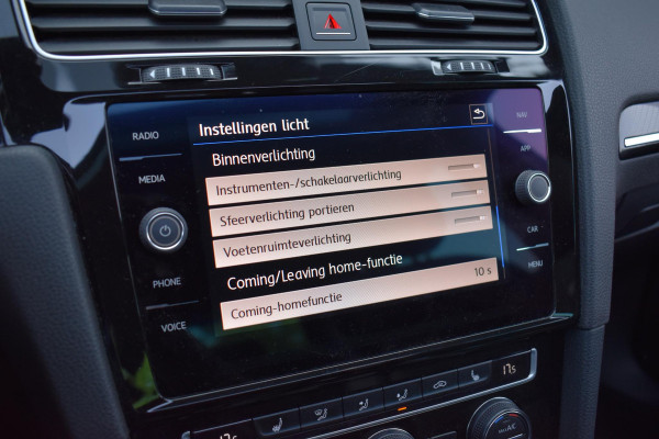 Volkswagen Golf 2.0 TSI 4Motion R Pano Milltek Virtual Lane Dynaudio Leder