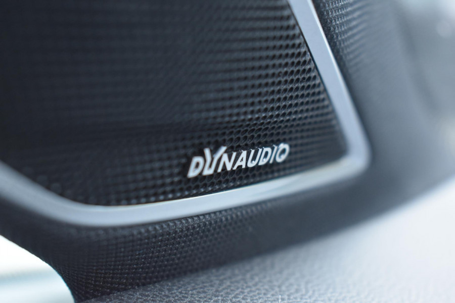 Volkswagen Golf 2.0 TSI 4Motion R Pano Milltek Virtual Lane Dynaudio Leder