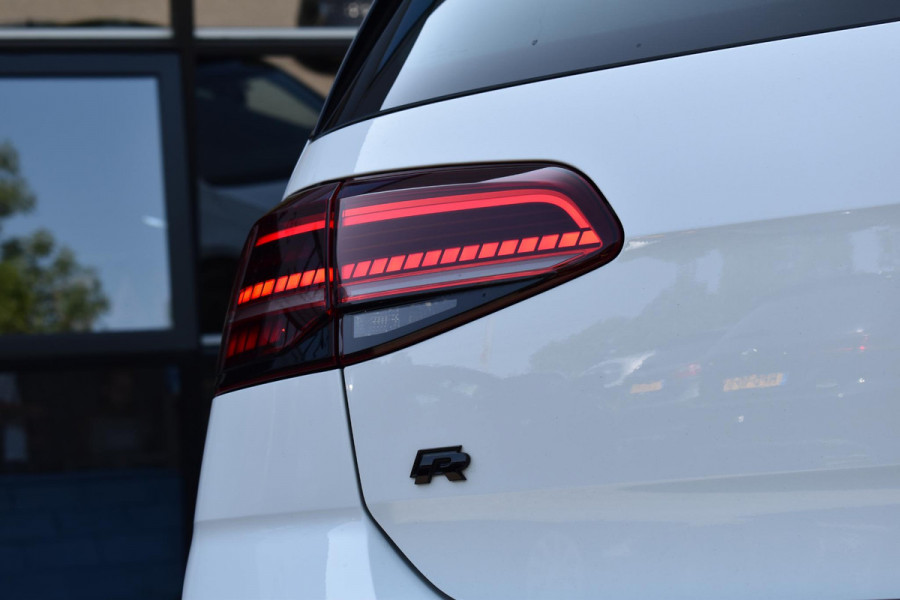 Volkswagen Golf 2.0 TSI 4Motion R Pano Milltek Virtual Lane Dynaudio Leder