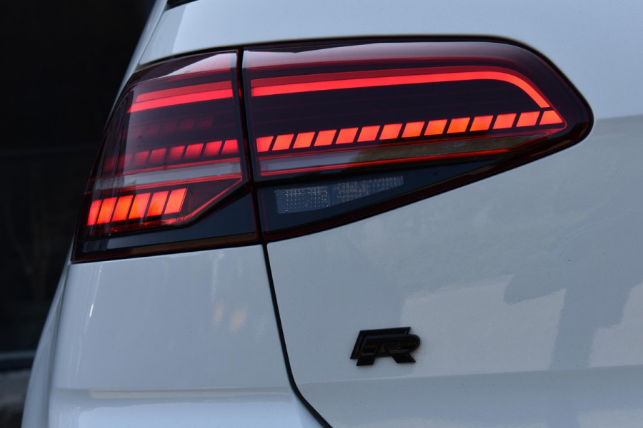 Volkswagen Golf 2.0 TSI 4Motion R Pano Milltek Virtual Lane Dynaudio Leder