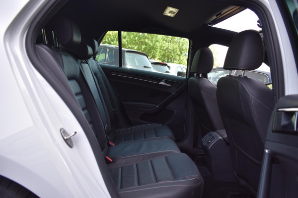 Volkswagen Golf 2.0 TSI 4Motion R Pano Milltek Virtual Lane Dynaudio Leder