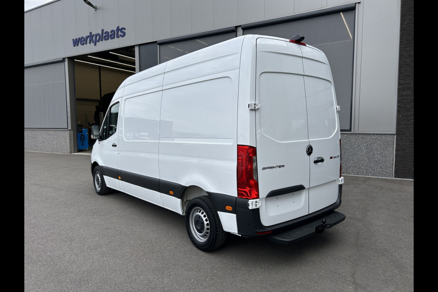 Mercedes-Benz Sprinter 314 CDI L2 H2 Trekhaak / MBUX / Navigatie / Camera / Parkeersensoren / Airco / 270 Graden achterdeuren