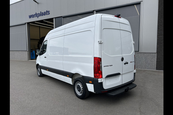 Mercedes-Benz Sprinter 314 CDI L2 H2 Trekhaak / MBUX / Navigatie / Camera / Parkeersensoren / Airco / 270 Graden achterdeuren