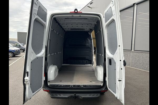 Mercedes-Benz Sprinter 314 CDI L2 H2 Trekhaak / MBUX / Navigatie / Camera / Parkeersensoren / Airco / 270 Graden achterdeuren