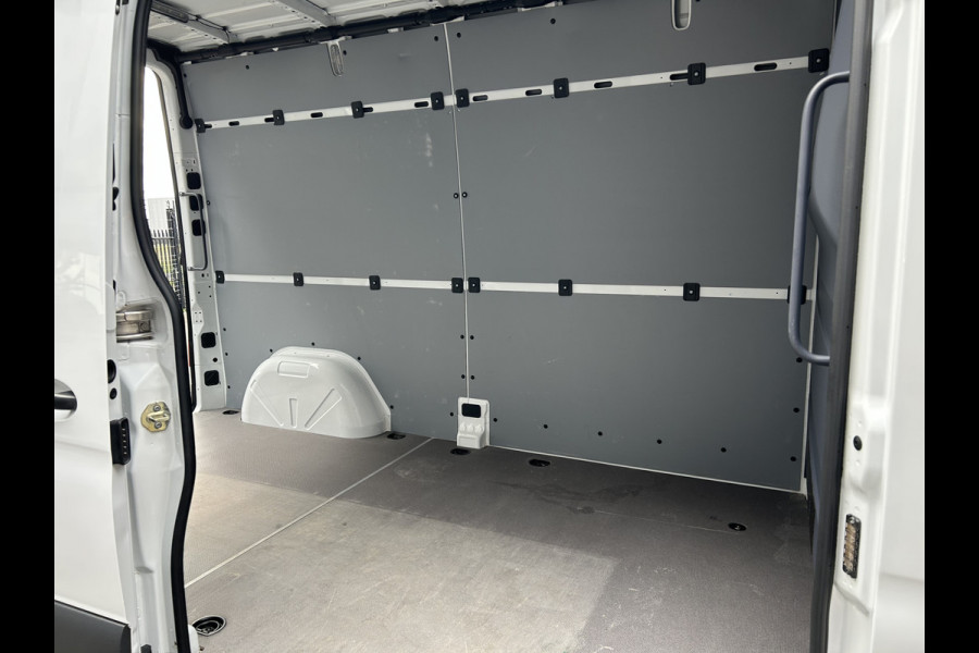 Mercedes-Benz Sprinter 314 CDI L2 H2 Trekhaak / MBUX / Navigatie / Camera / Parkeersensoren / Airco / 270 Graden achterdeuren