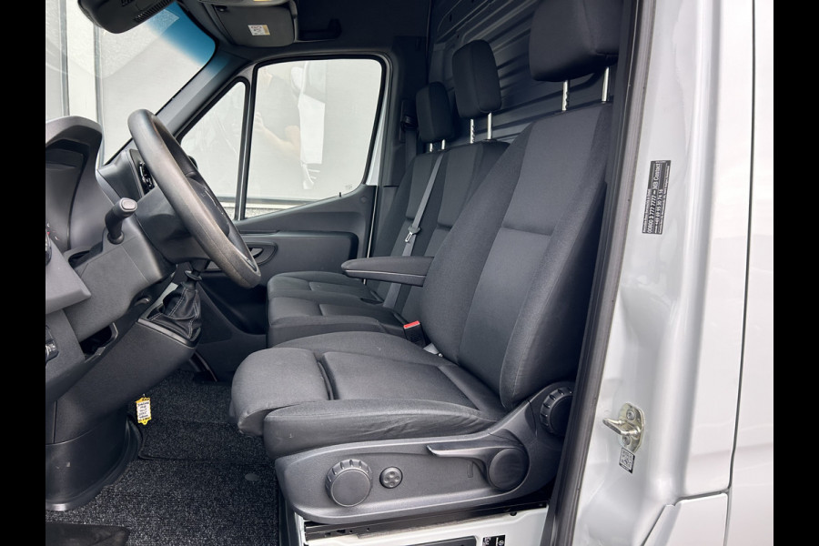 Mercedes-Benz Sprinter 314 CDI L2 H2 Trekhaak / MBUX / Navigatie / Camera / Parkeersensoren / Airco / 270 Graden achterdeuren