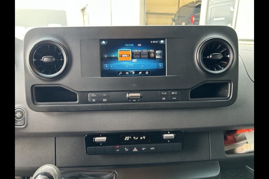 Mercedes-Benz Sprinter 314 CDI L2 H2 Trekhaak / MBUX / Navigatie / Camera / Parkeersensoren / Airco / 270 Graden achterdeuren