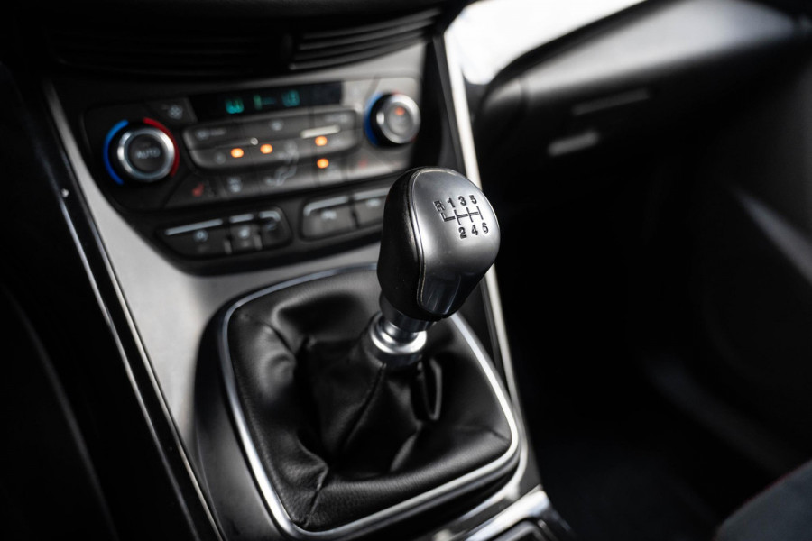 Ford Kuga 1.5 EcoBoost ST-Line | Acc | Winterpack | Keyles | Carplay
